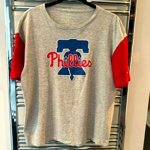 Phillies box style tshirt in Ladies Large Size
